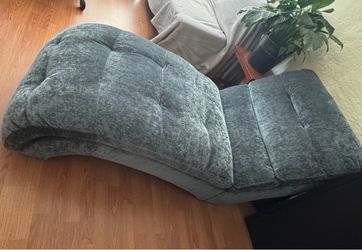 Gray Tufted Chaise Lounge Chair