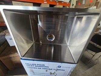 KRAUS
Standart PRO 24 Undermount 16 Gauge Stainless Steel Single Bowl Laundry Utility Sink