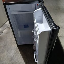 Mini Refrigerator 