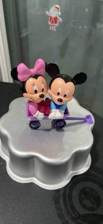 Like New Cake Topper Disney Mickey Mouse and Minnie Mouse sit in the wagon PVC Figurine
3 1/2 “ Height including the wagon wheels
3 1/2 wide