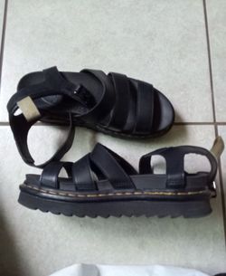 Doc Martens Blaire Sandals size 8 women’s like new