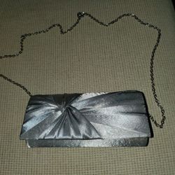 PURSE - USED ONCE - EXCELLENT CONDITION 