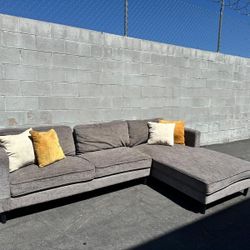 Sectional Couch 