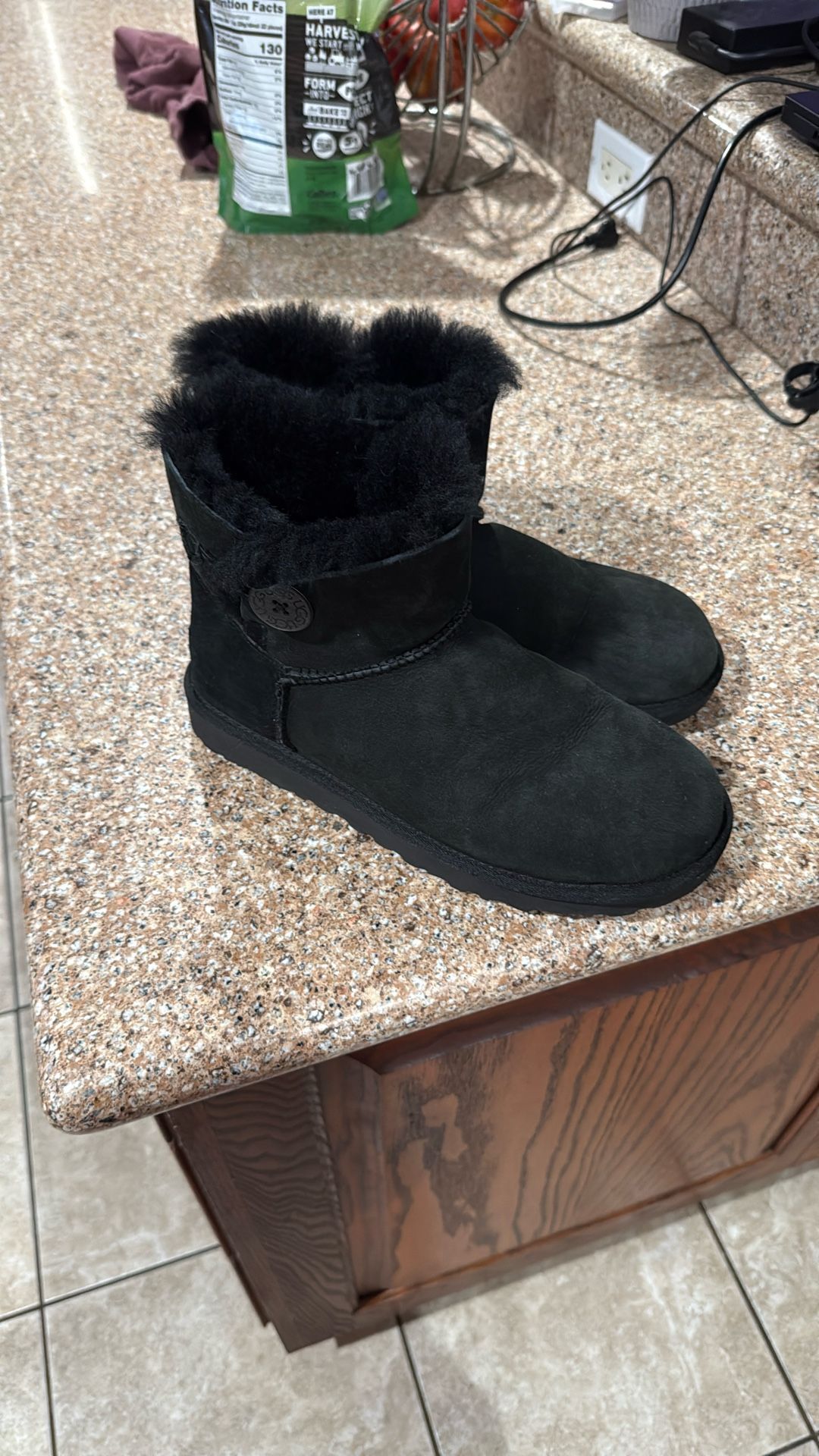 Size 10, Ugg Boots Black Short Bailey Button Classic Ultra
