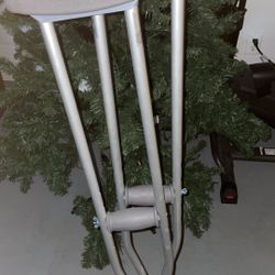 Crutches 