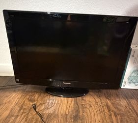 32” Panasonic Flatscreen TV (NOT a Smart TV)