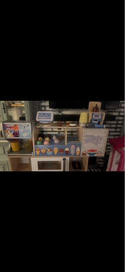 Melissa & Doug Kids Wooden Ice Cream Play Set