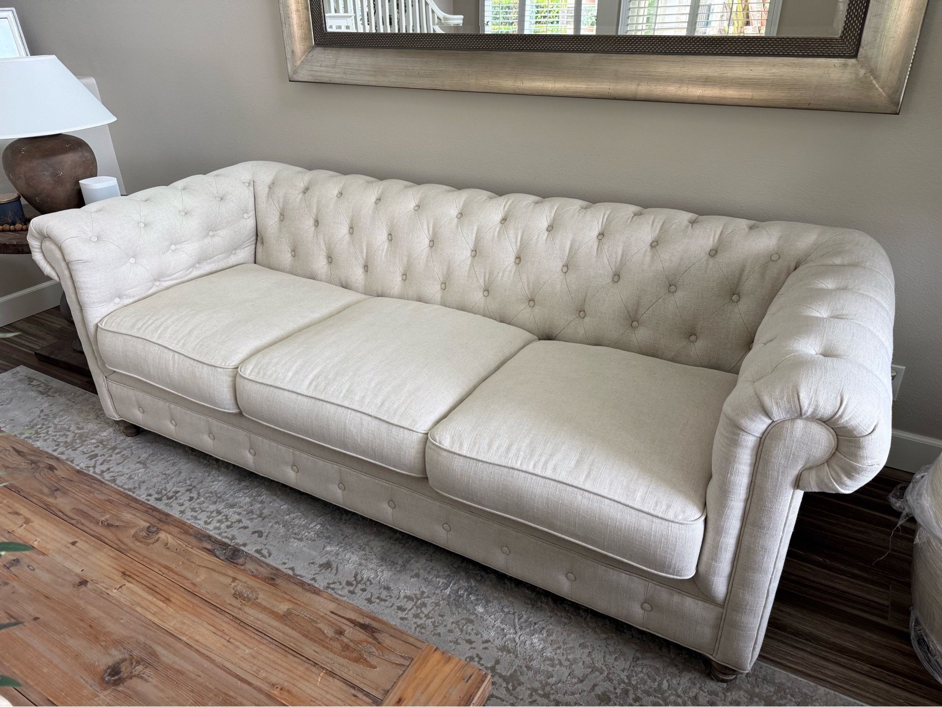 Sofa and chair like new.