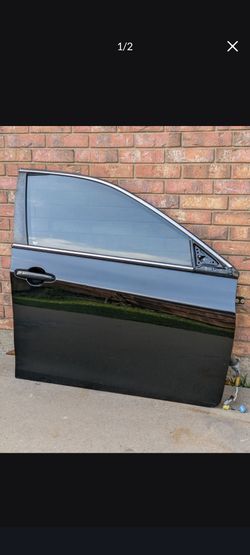 2015-2017 Toyota Camry Front Right Door