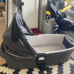 Nuna Bassinet