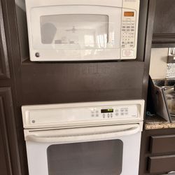 Used Still Working Ge Wall Oven 