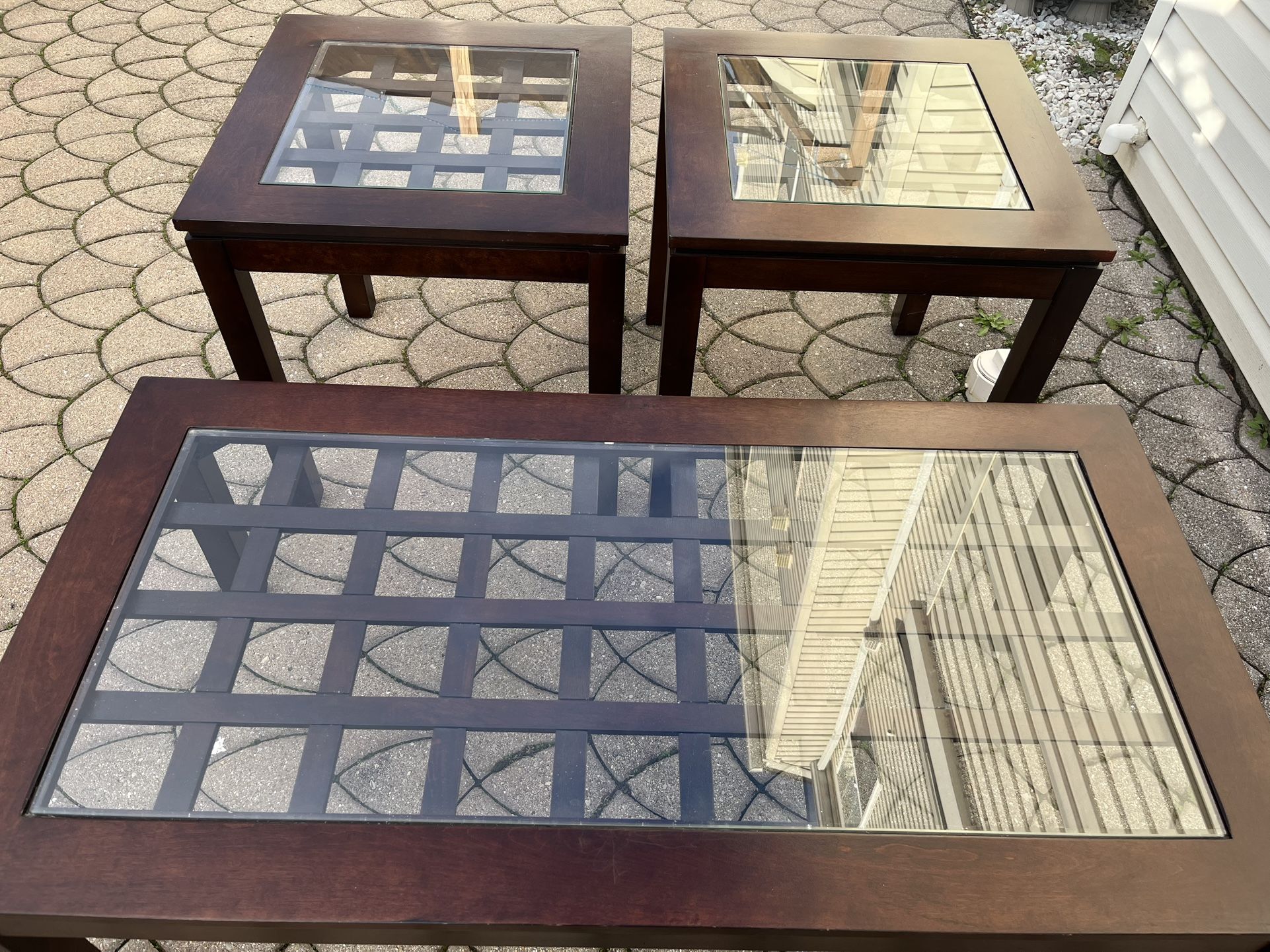 1 Coffee Table With 2 Side Tables