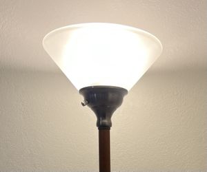Floor Lamp (Read Description)