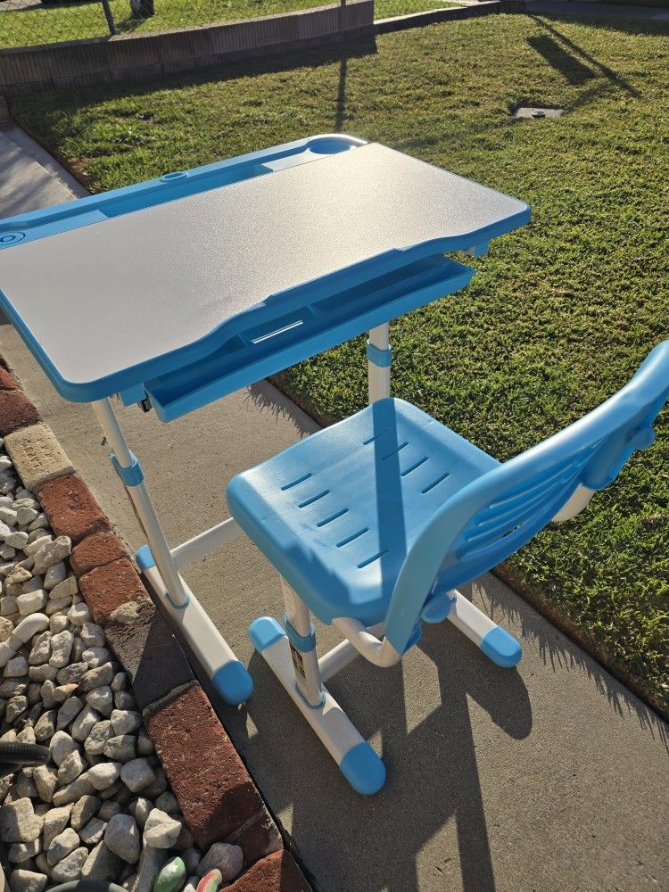 Kids Adjustable Desk