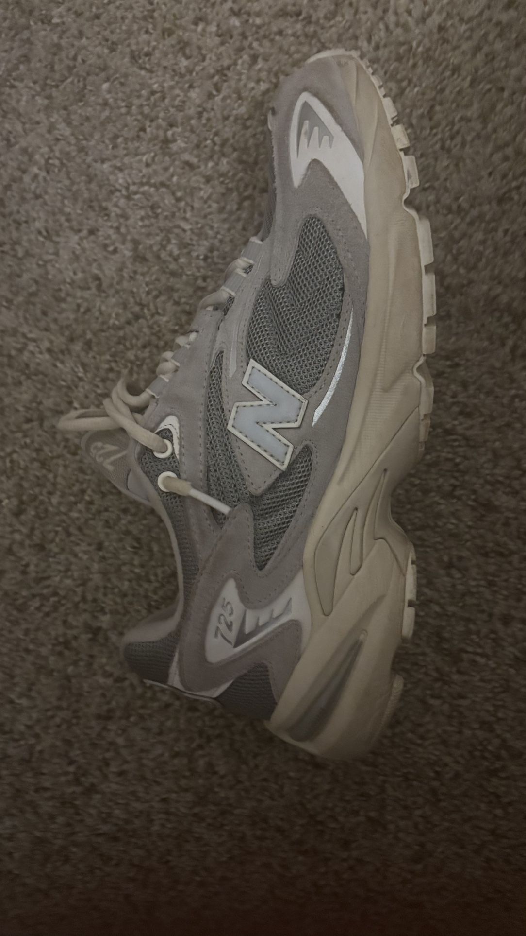 Grey New Balanced 725