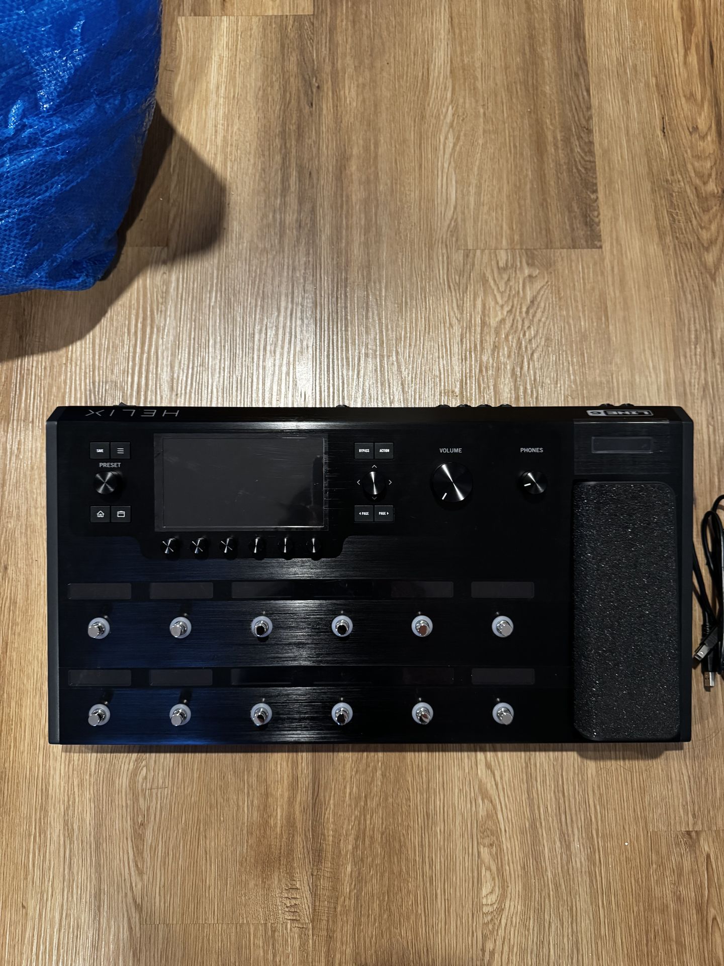 Line 6 Helix Floor Pedal Board