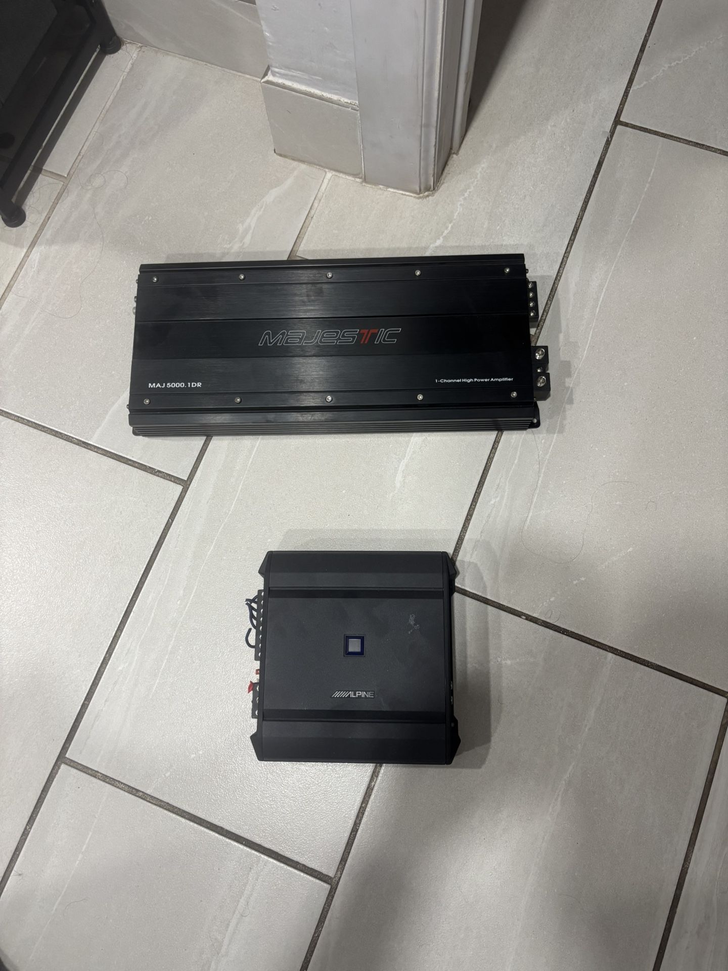 Majestic 12s And 1 Majestic Amplifier And 1 Alpine 