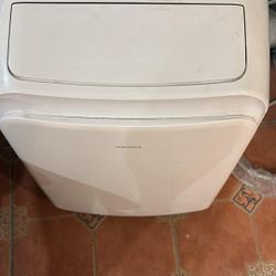 Portable Air Conditioner Insignia 110V 8000BTU