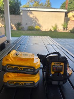 Dewalt Battery Powerstack 3.5 & Charger
