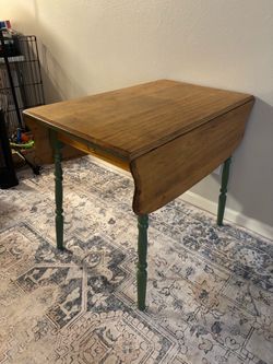 Cute Farmhouse Style Table