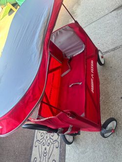 Radio flyer wagon