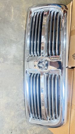 Genuine OEM Mopar Radiator Grille (contact info removed)2AA for 2013-2018 RAM 2(contact info removed)