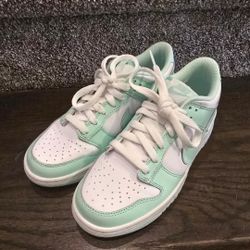 Mint Nike Dunks 6Y