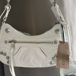 Steve Madden Blowing Shoulder Bag