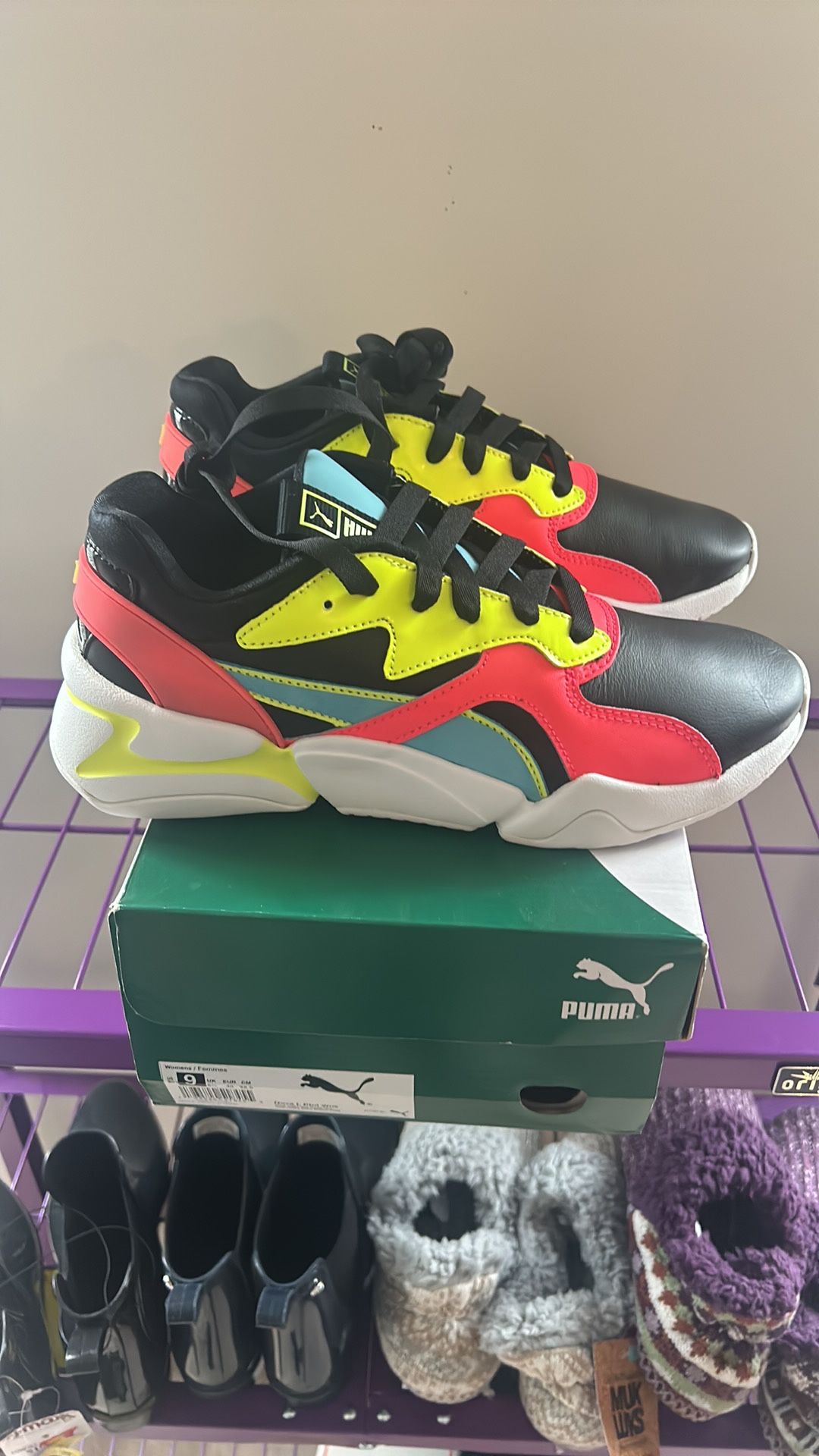 Ladies Puma Tennis Shoes