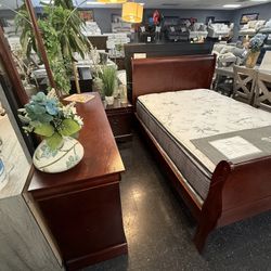 Cherry 4 Pc Full  Bedroom Set 