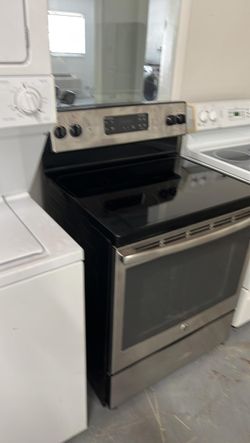 GE Stainless Electric Range – 30" Glass Top, Works Great
