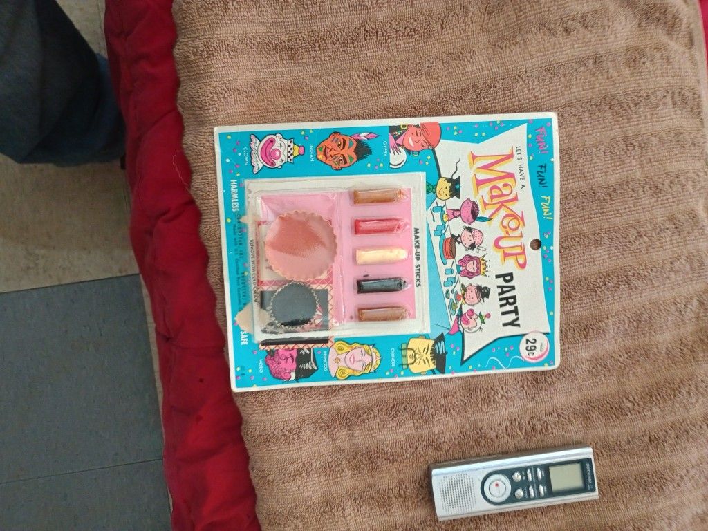 Vintage Makeup Party 1960's In Package