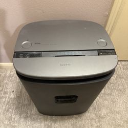 Royal 1600 paper shredder 