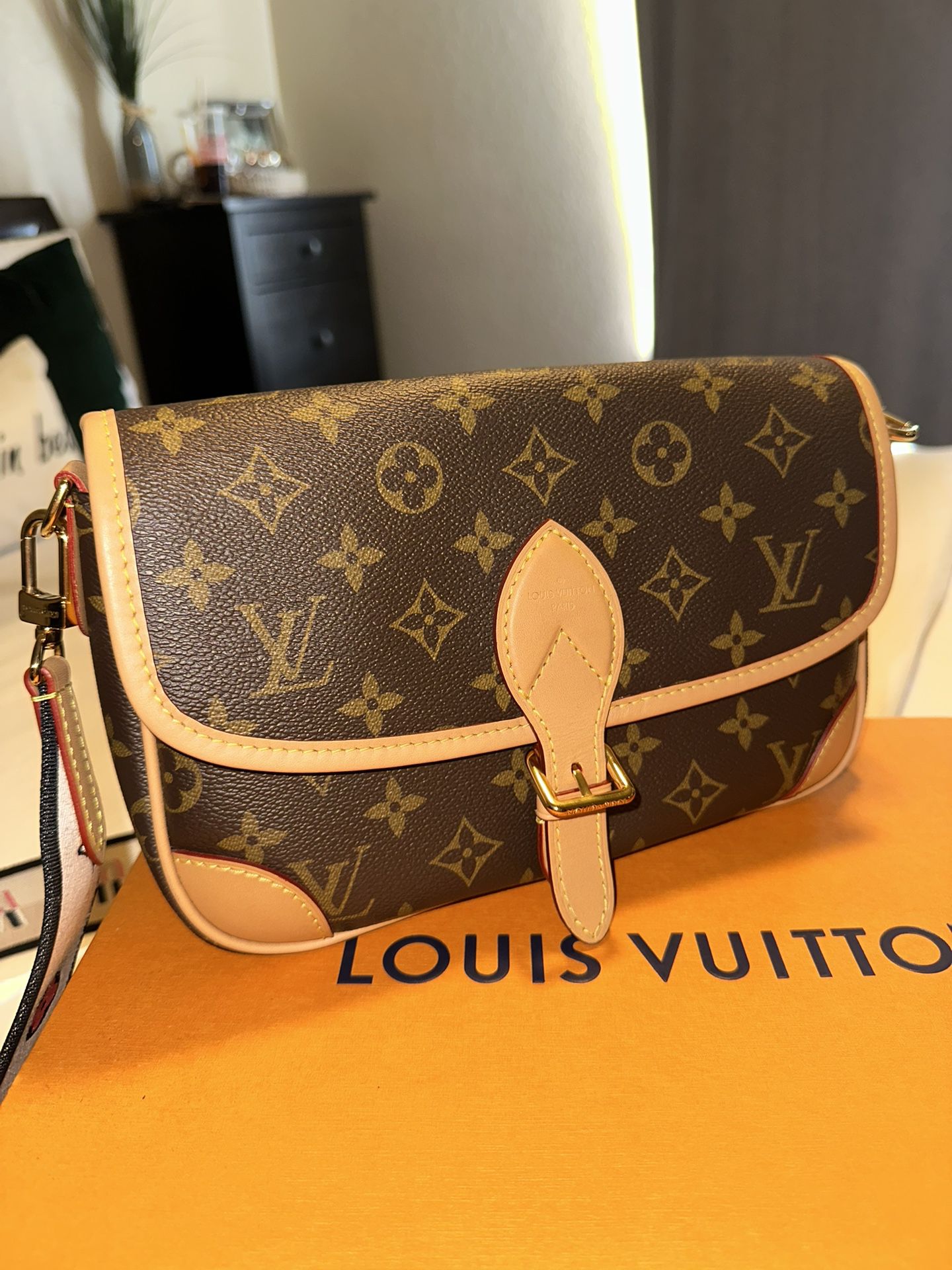 Louis Vuitton Purse for Sale in Chula Vista, CA - OfferUp