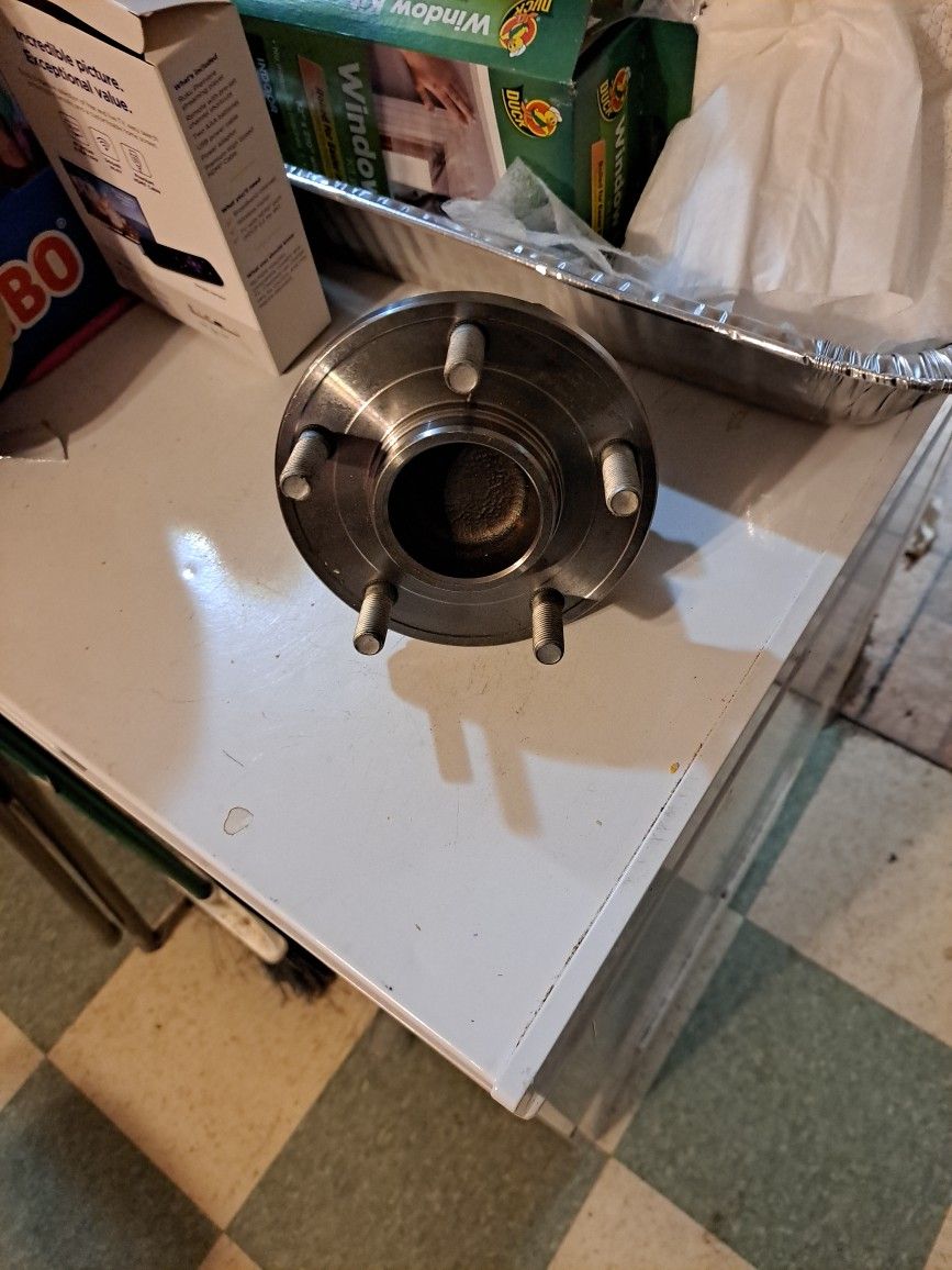 NEW WHEEL. HUB FITS 05 MOZDA FIVE LOG