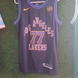 Lakers Doncic Size Small