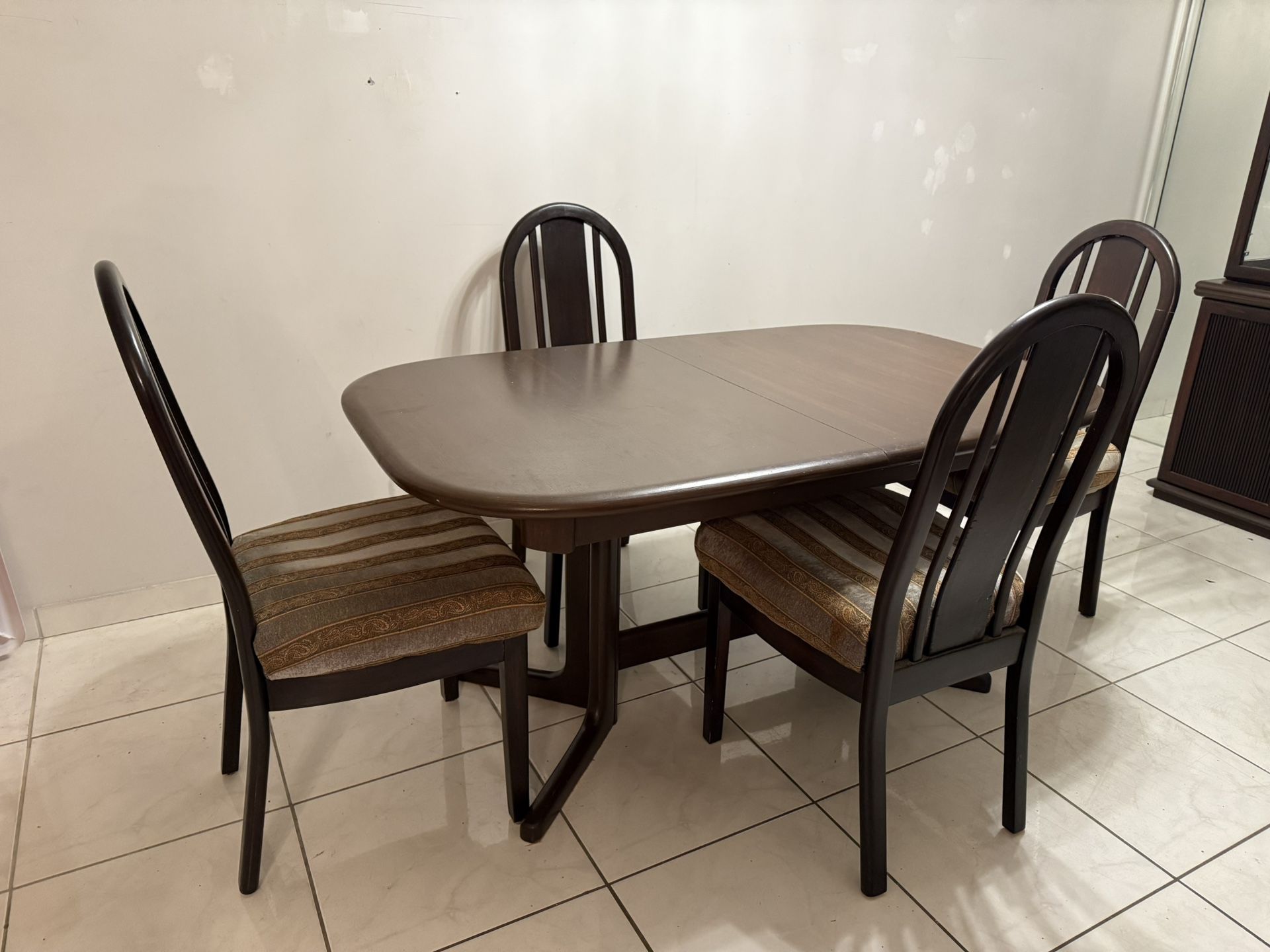 Dining Room Table With Chairs