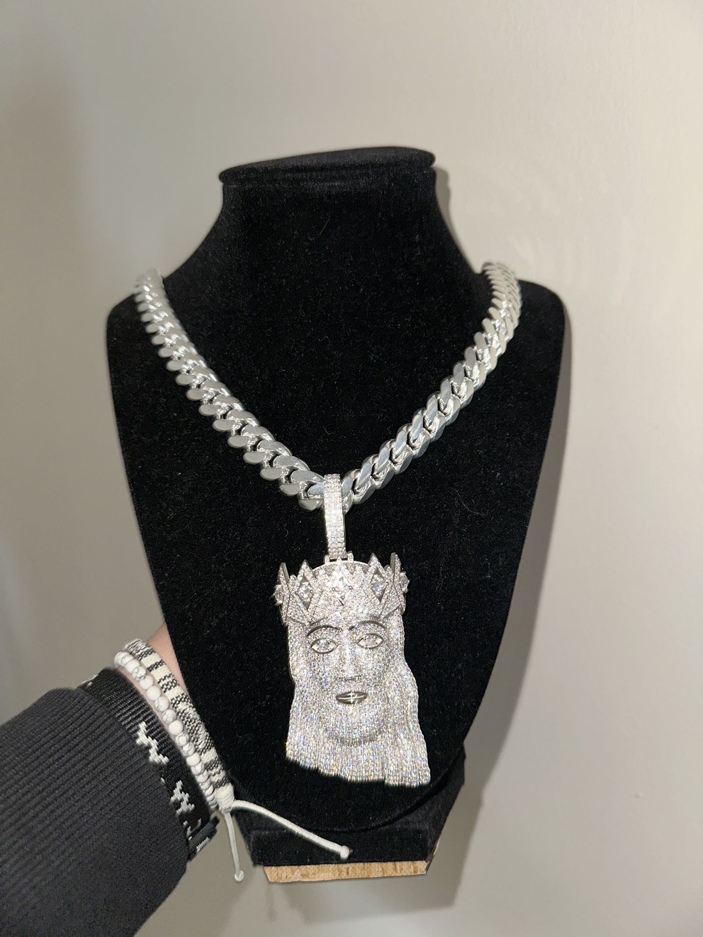Sterling silver Cuban link chain and pendant