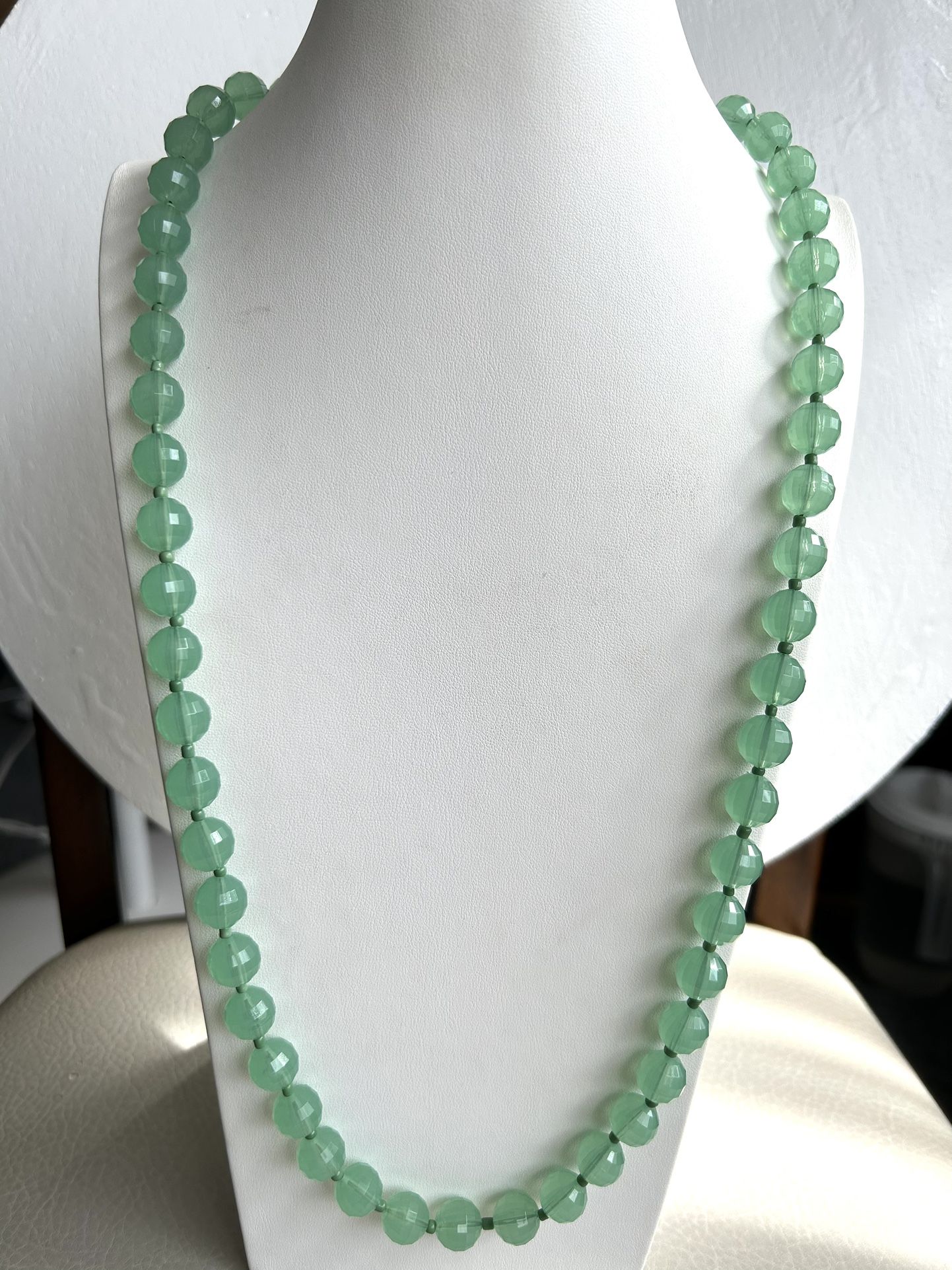Gorgeous Vintage estate Green Amber resin beads necklace