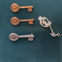 TUPPERWARE AWARD PINS AND SERVICE SILVER ACHIEVEMENTS AWARD PIN