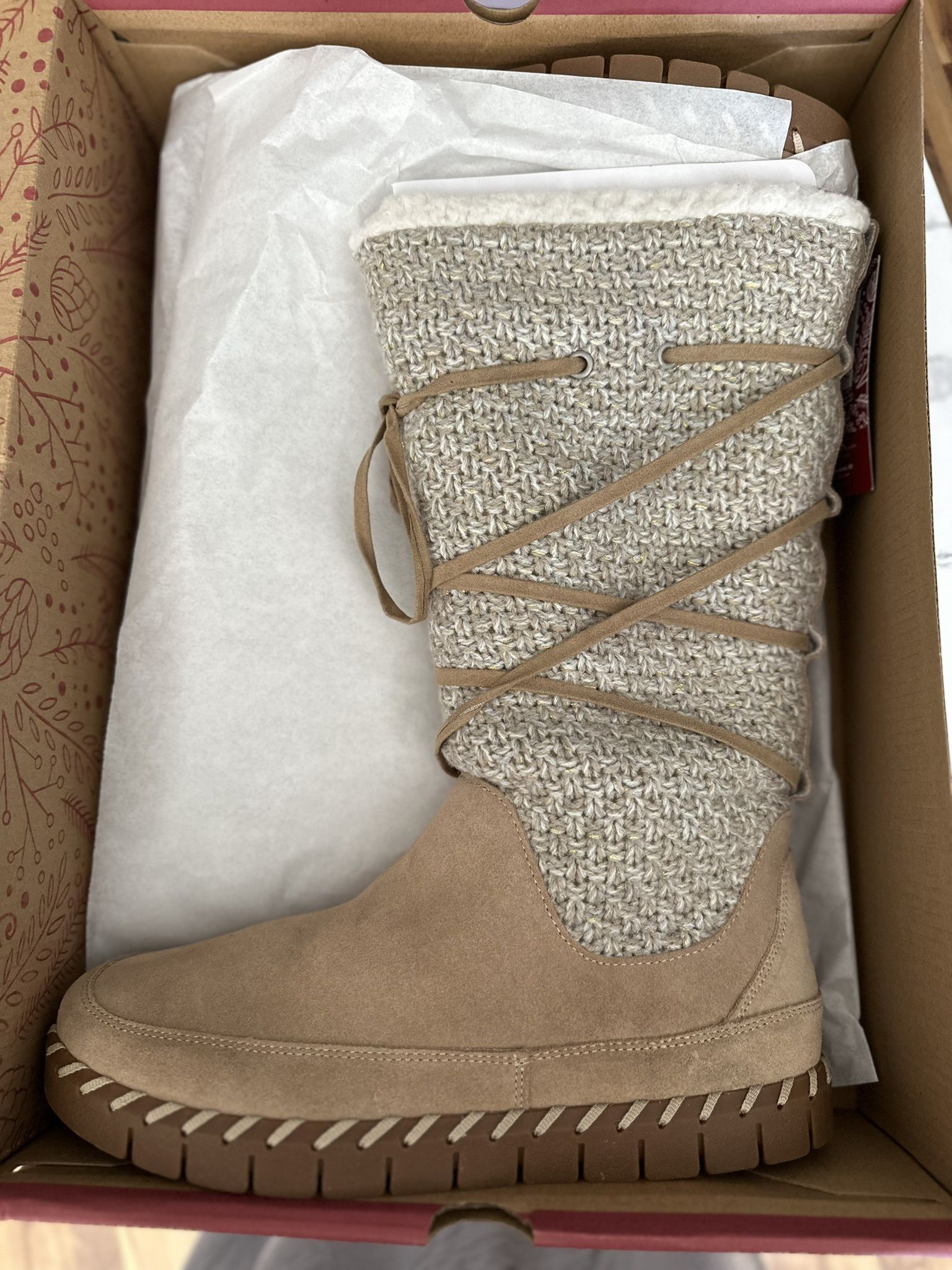 NEW Muk Luks Women’s Boots – Size 9.5 – Never Worn w/ Box