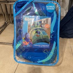 Dory Twin/Full Comforter Set