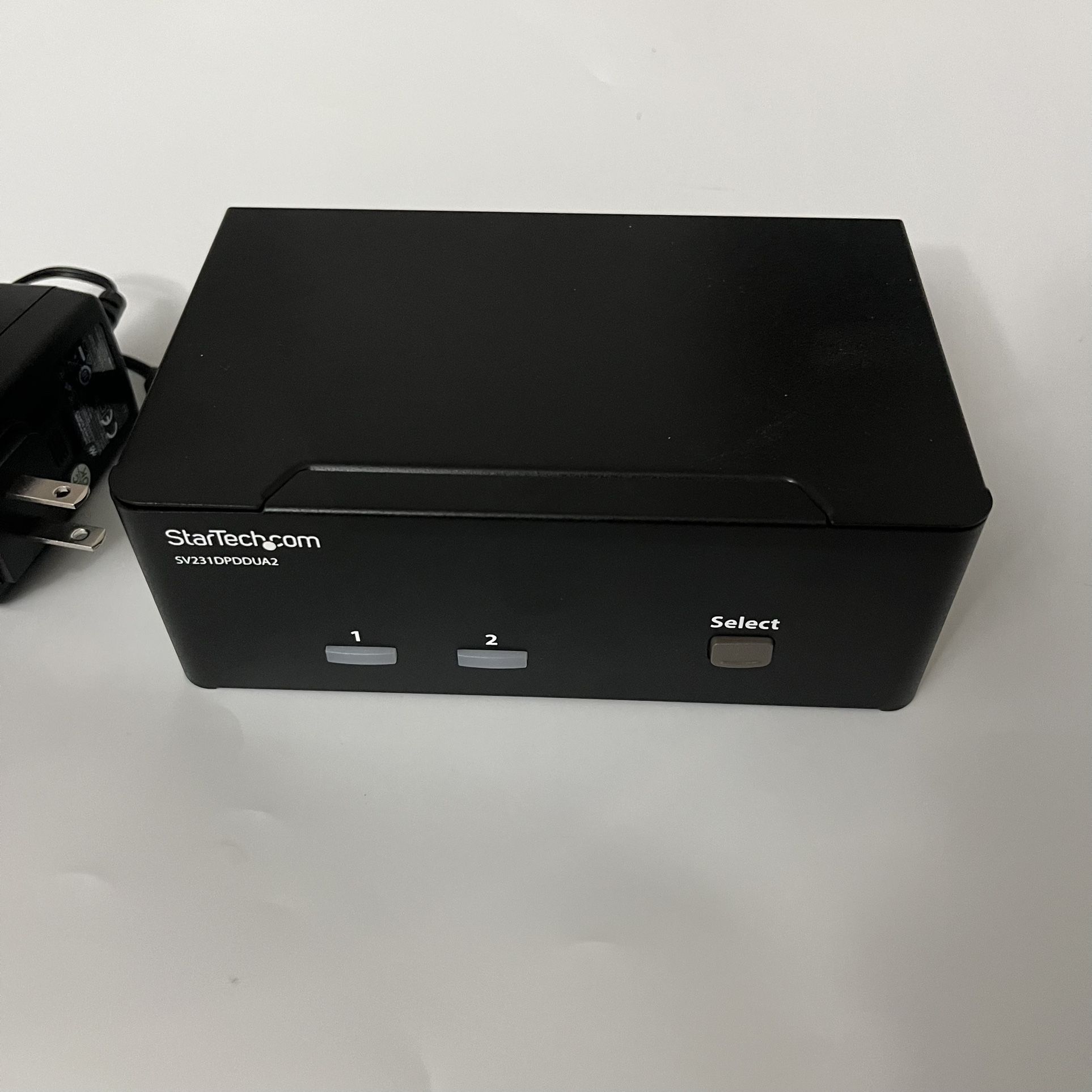 Startech 4K Computer DisplayPort Switcher Monitor Switch 