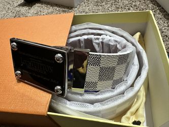 Men’s White And Black Belt