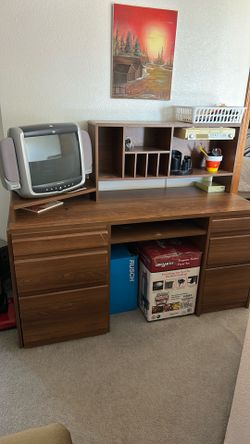 HEAVY DUTY work desk ! Kept in good shape . Normal wear and tear , super durable .