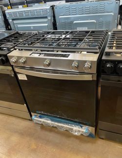 Whirlpool 30 inch wide gas stove with air fryer