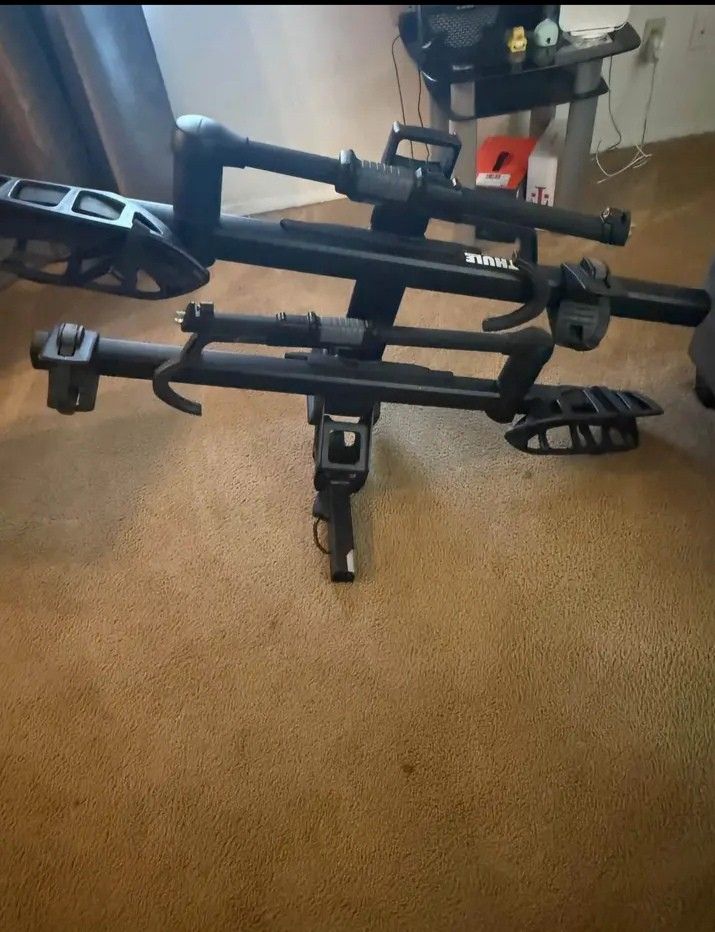 Thule-bike-time-that-carries-two-bikes-and-bike