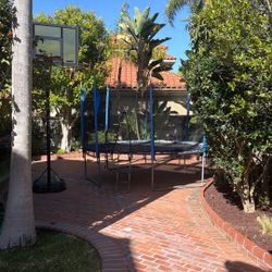 Trampoline / Basketball Hoop