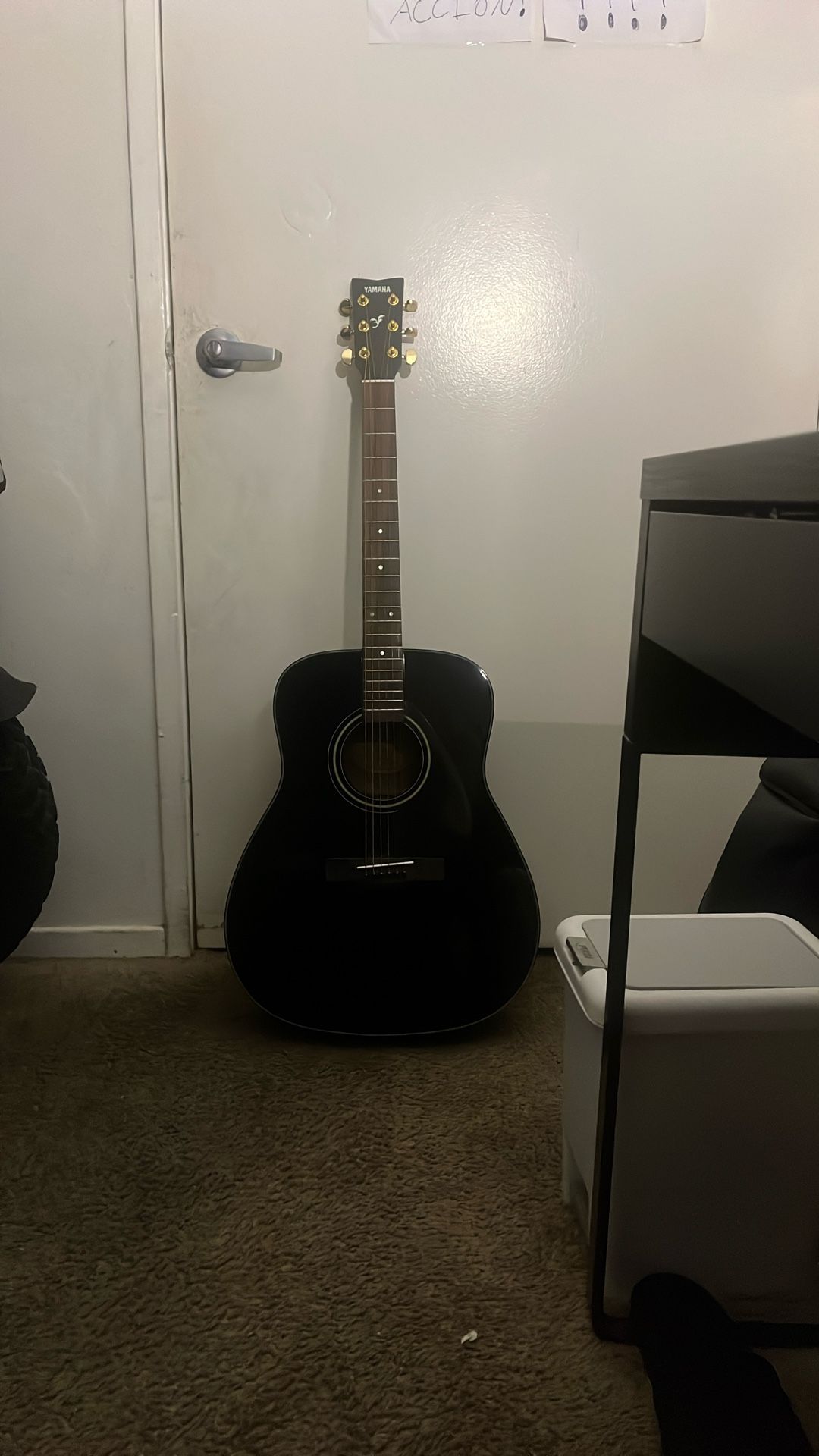 Yamaha Guitar (only used once!)
