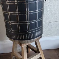 Home Decor 3 Plant Pot And 3 Base Stool Set For Sale